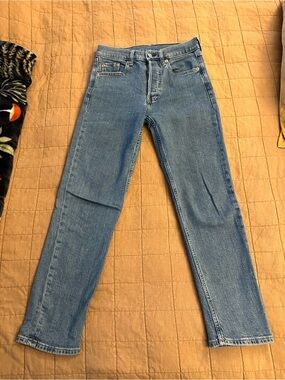 GAP Straight-Leg Women's Denim Jeans — Medium Blue Wash